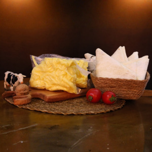 Taze Yağlı Çeçil Peyniri (500 GR)